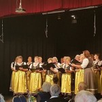Jó hangulatú kórus- és tánctalálkozó Békásmegyeren / Chor- und Tanztreffen in Krottendorf