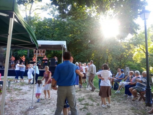 118957298_205929407619686_299140620934553653_n