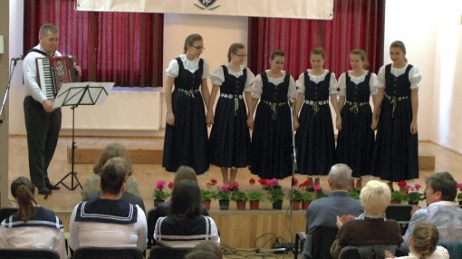11_WETSCHESCH_KLEINGRUPPE_SaNDOR_PEToFI_GOLD_AUSZEICHNUNG