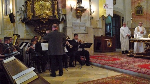 2015-04-19 Schaumar Vertreibung Musikanten