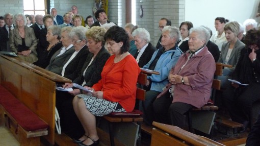 2015-05-09_Urkut_Altmusiker_L1000472_0123_Glaubige