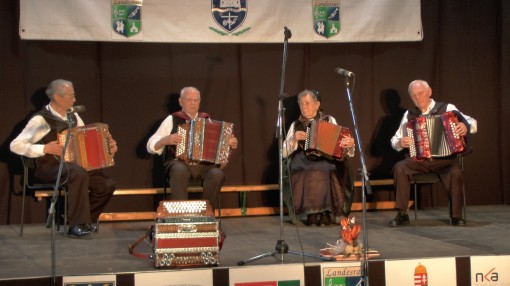 2015-05-09_Urkut_Altmusiker_S1030423_0174_Knopfharmonika_Progr._8