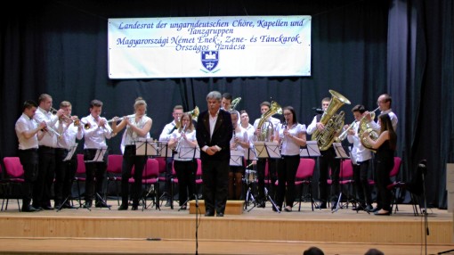 2016-04-23 Jugendkapellen S1020049 086 Petschwar Zentrum