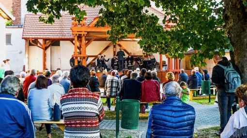 2017-10-01_MoSCH_HARMONIKA__L1090504_042sEKSARD