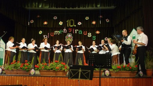 2019--06-23 BLUMENSTRAUSS HARAST 10 JAHRE L1020832 032