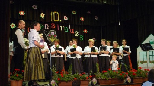 2019--06-23 BLUMENSTRAUSS HARAST 10 JAHRE L1020897 075