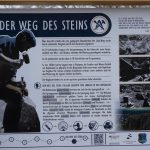 A dunabogdányi tanösvény fő motívuma a kő / Hauptmotiv des Bogdaner Lehrpfades ist der Stein