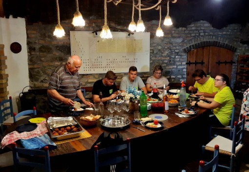 Mittagessen im Presshaus der Familie Jordan