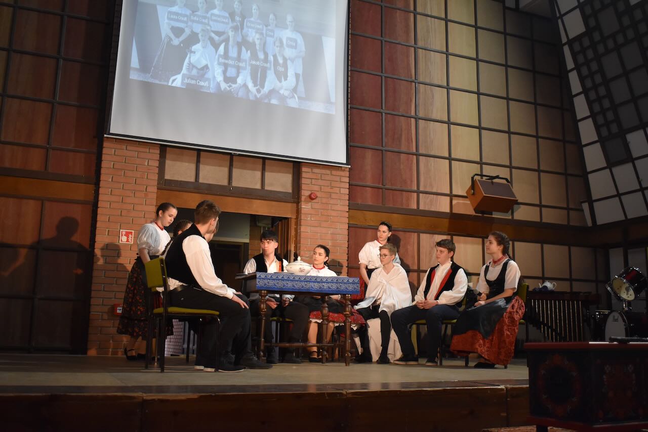 Theaterstück „Die Fahrt ins Unbekannte” - Familienberatung