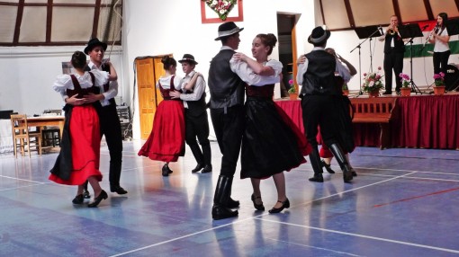 ZENTRUM_2015-05-24_Somor_Dorftag__11___L1000398SOMORER_JUGENDTANZGRUPPE