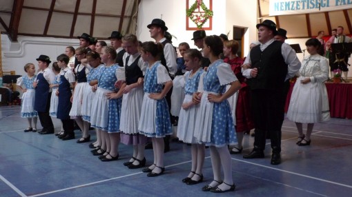 ZENTRUM_2015-05-24_Somor_Dorftag__55___L1000442_SOMORER_KINDER_UND_JUGENDTANZGRUPPE