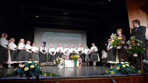 Zentrum 2014-11-29 Schaumar 40 Jahre Frauenchor Ehrungen BÅrgrmeister Kulturhaus  L1000750 0077