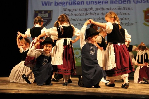 kornye.hu_32hagyomanyorzo.csop_.-15i